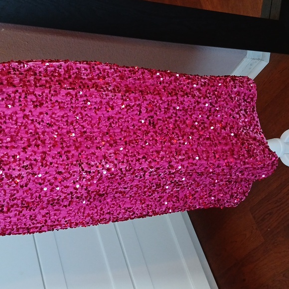 Stunning NWT bright pink sequin cocktail dress size 12 by BooHoo - Picture 3 of 8